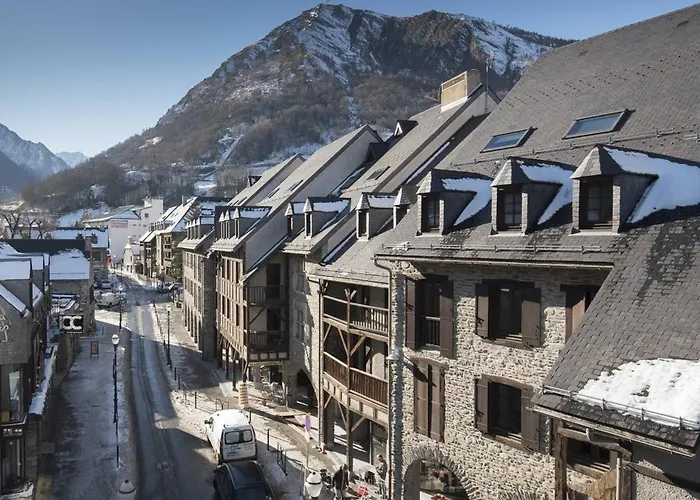 8 Personnes A Lary Village, Proche Telepherique - Fr-1-296-314 Saint-Lary-Soulan